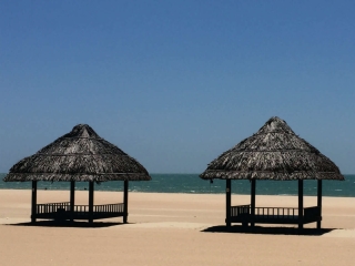 Một ngày ở Hồ Tràm biển ở trước mặt, rừng sau lưng
